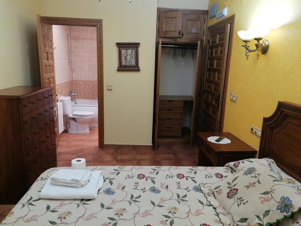 Apartamentos Turisticos Villa Y Corte Ampudia المظهر الخارجي الصورة