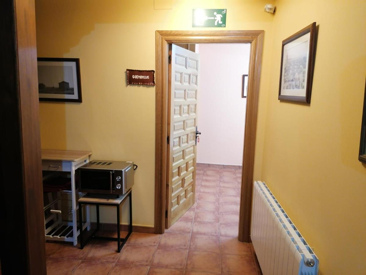 Apartamentos Turisticos Villa Y Corte Ampudia المظهر الخارجي الصورة