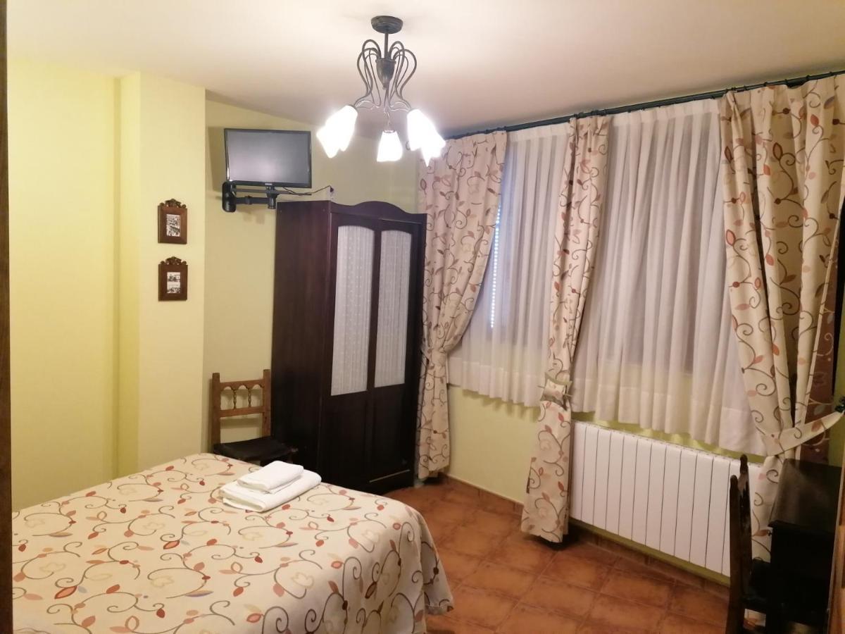 Apartamentos Turisticos Villa Y Corte Ampudia المظهر الخارجي الصورة