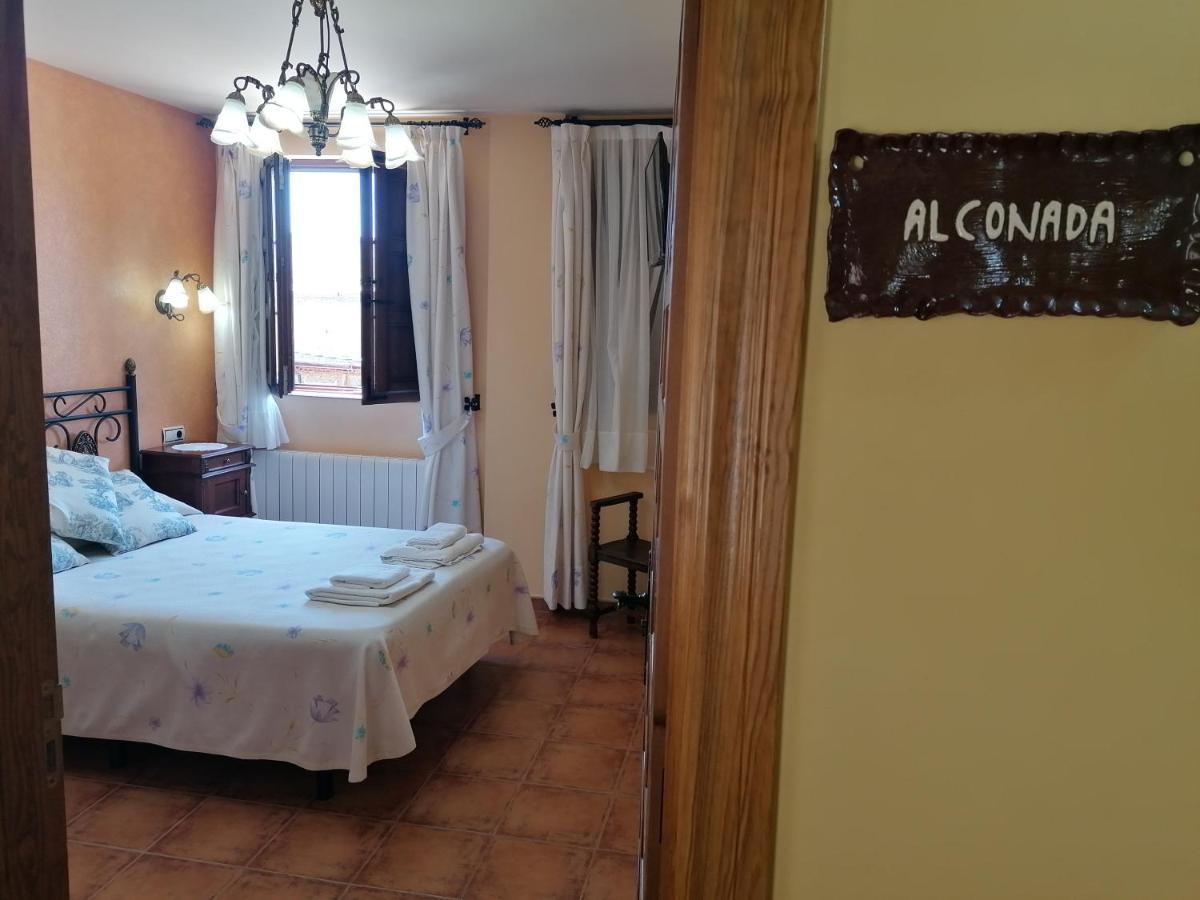 Apartamentos Turisticos Villa Y Corte Ampudia المظهر الخارجي الصورة