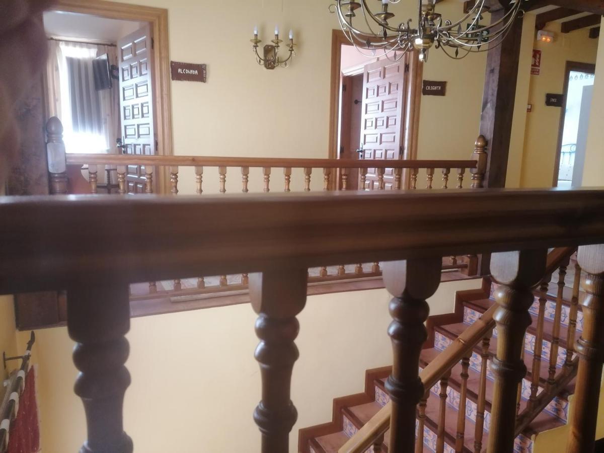 Apartamentos Turisticos Villa Y Corte Ampudia المظهر الخارجي الصورة