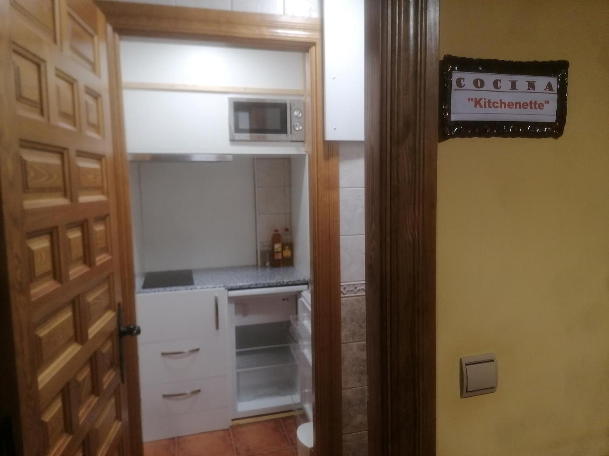 Apartamentos Turisticos Villa Y Corte Ampudia المظهر الخارجي الصورة