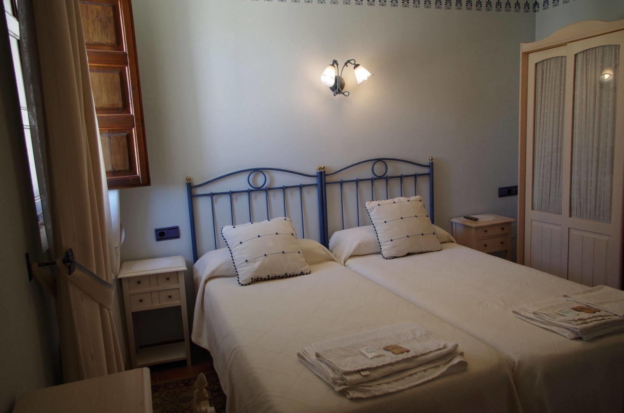 Apartamentos Turisticos Villa Y Corte Ampudia المظهر الخارجي الصورة